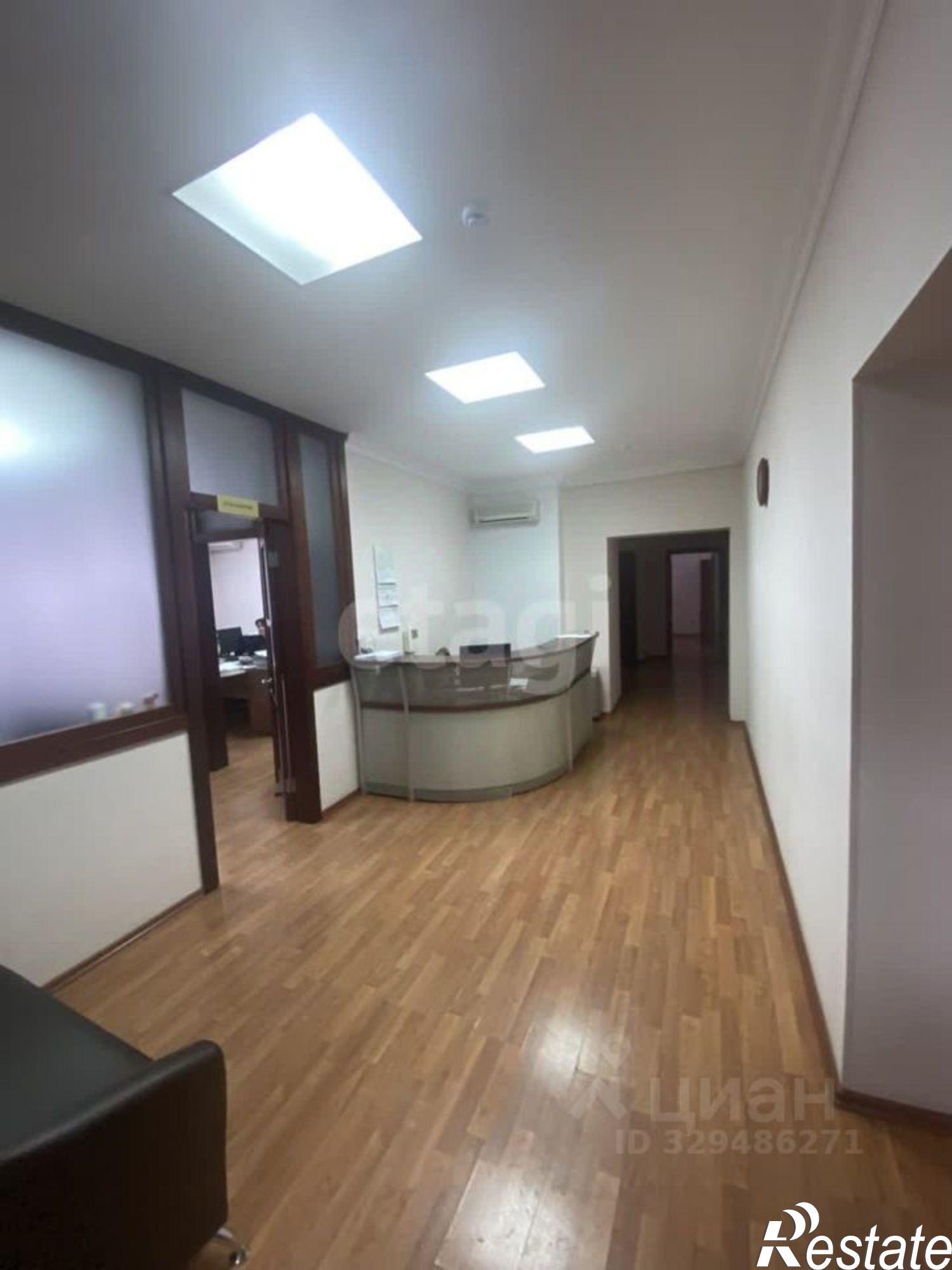Купить офис, помещение под офис за 27 466 100 рублей на улица Льва Толстого, 9
