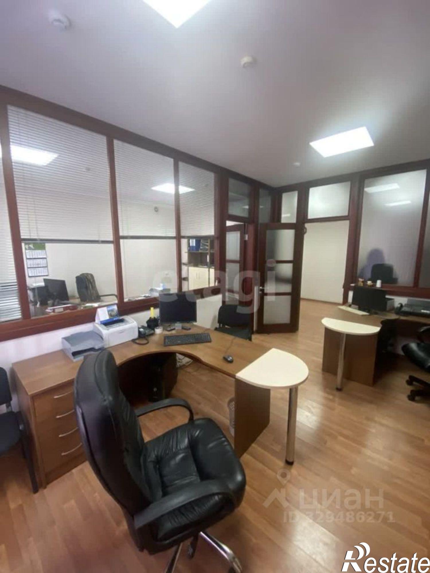 Купить офис, помещение под офис за 27 466 100 рублей на улица Льва Толстого, 9