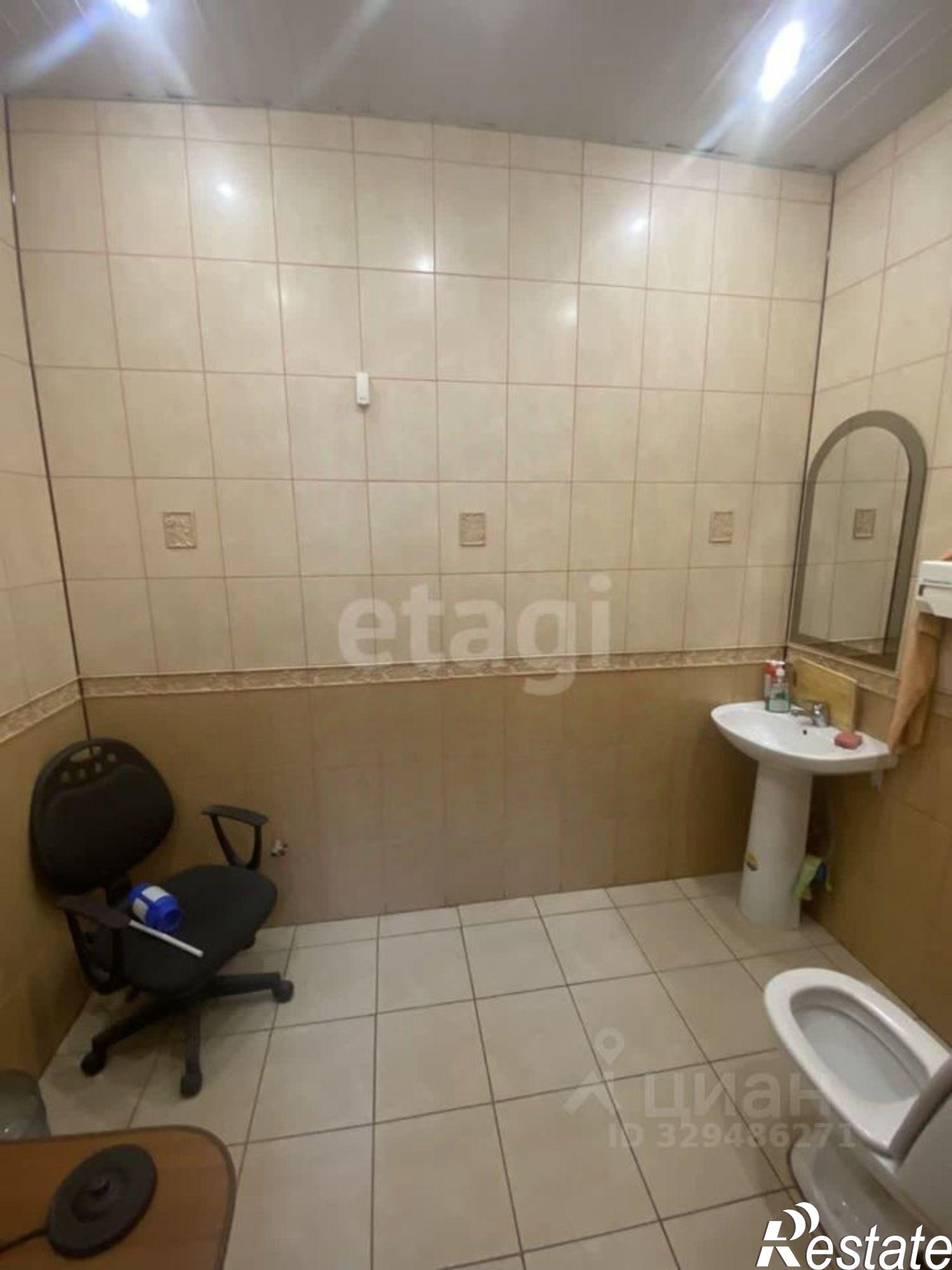 Купить офис, помещение под офис за 27 466 100 рублей на улица Льва Толстого, 9