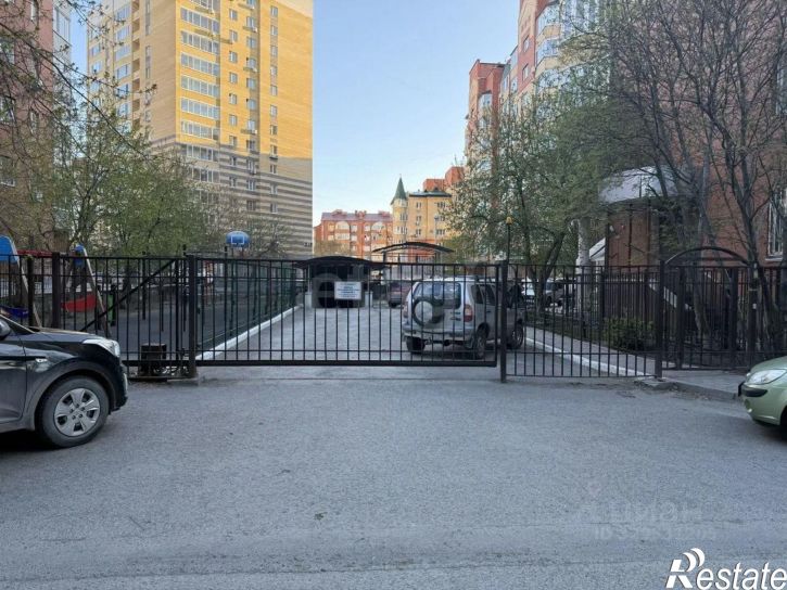 Гараж/парковка улица Грибоедова, 13 к3,  д. 13 к3