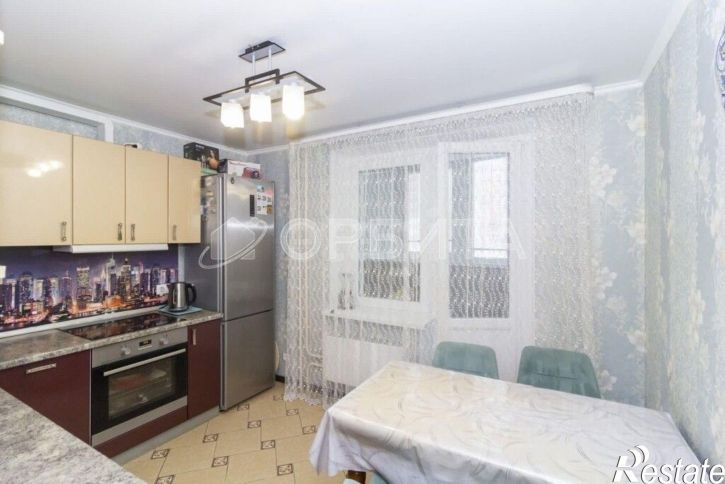 2-комн квартира Кремлёвская улица, 110 к1,  д. 110 к1