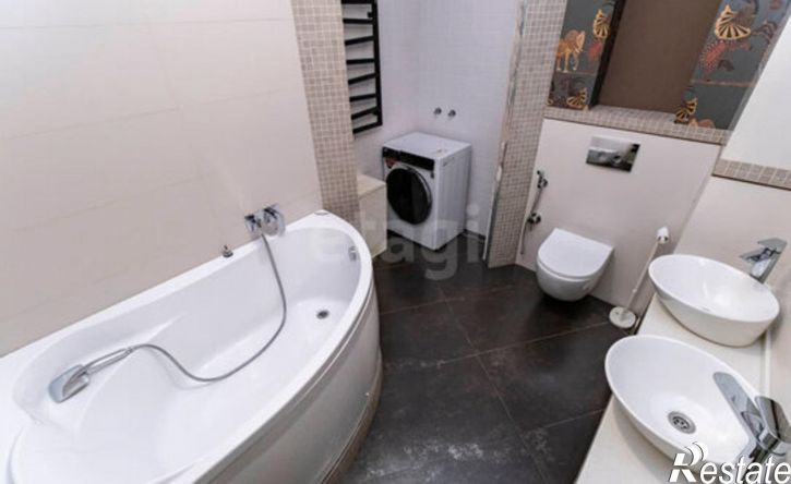3-комн квартира улица Максима Горького, 53 к1,  д. 53 к1