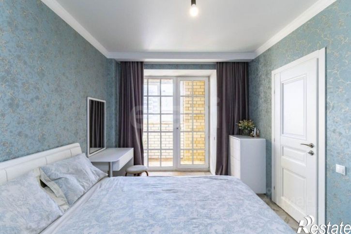 3-комн квартира улица Революции, 228,  д. 228