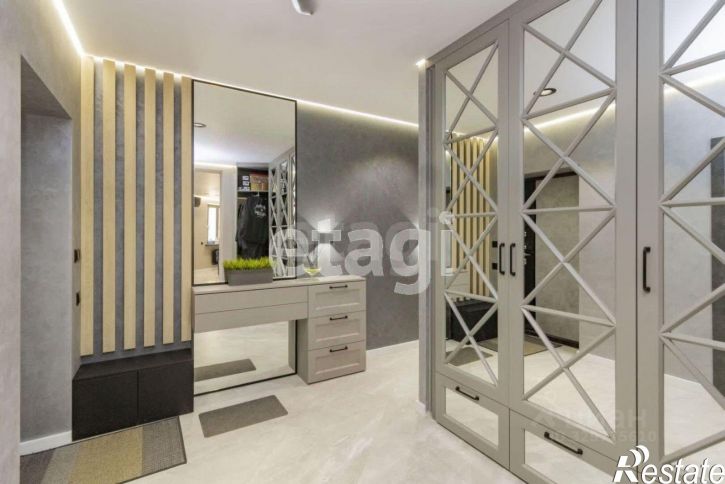 4-комн квартира Сургутская улица, 11 к2,  д. 11 к2