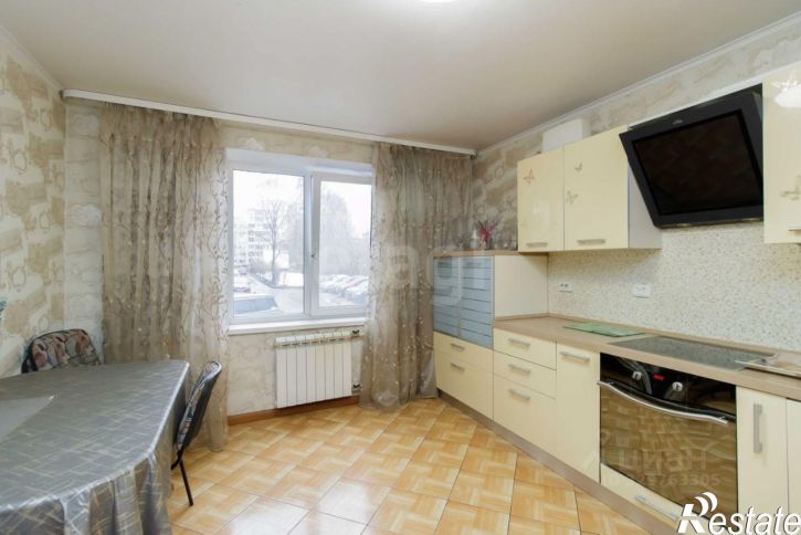 4-комн квартира Широтная улица, 83,  д. 83