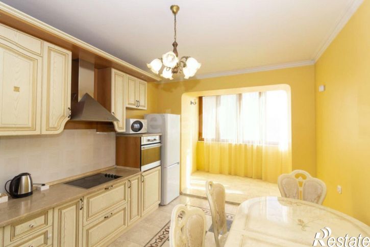 3-комн квартира улица Мельникайте, 132/1,  д. 132/1