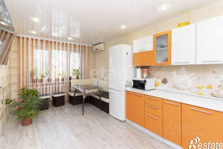 3-комн квартира улица Энергостроителей, 10,  д. 10