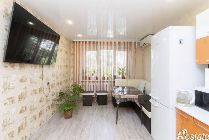 3-комн квартира улица Энергостроителей, 10,  д. 10
