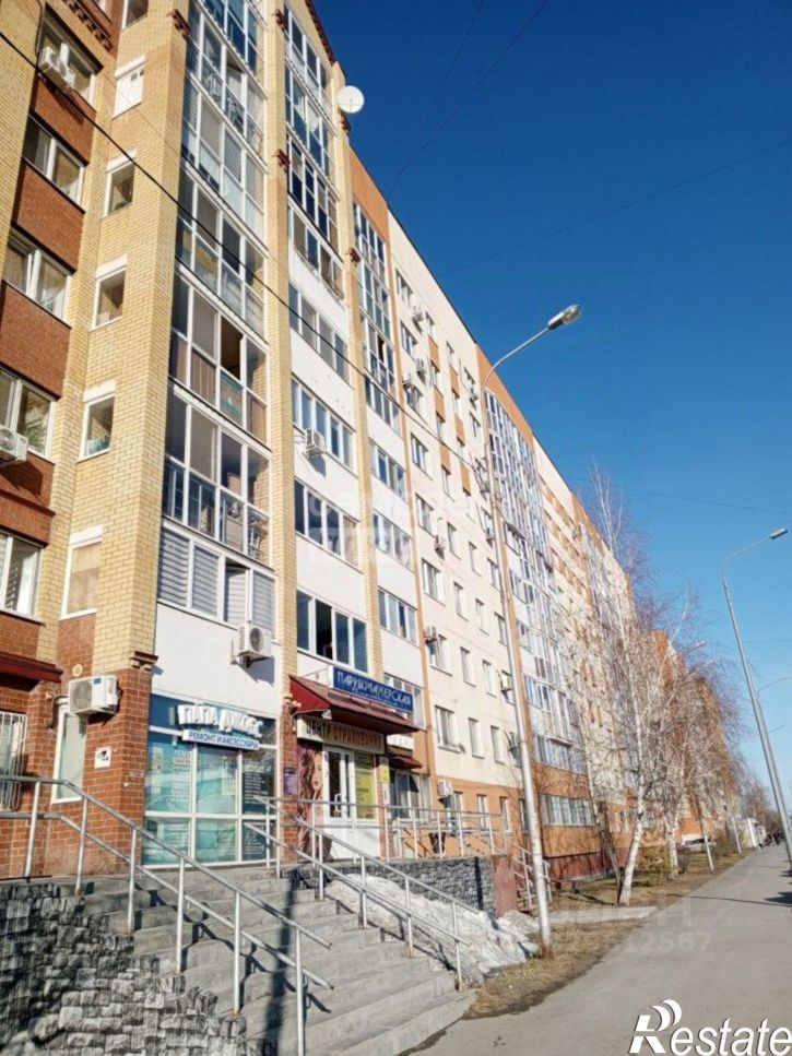 3-комн квартира ул Домостроителей, 38,  д. 38