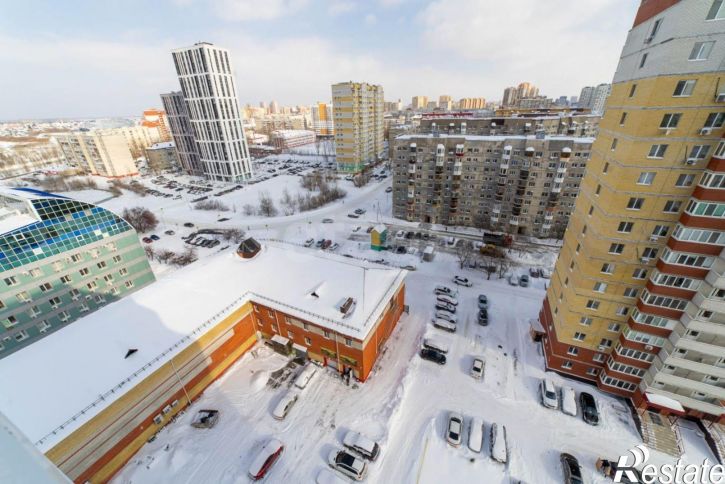 3-комн квартира улица Муравленко, 3,  д. 3