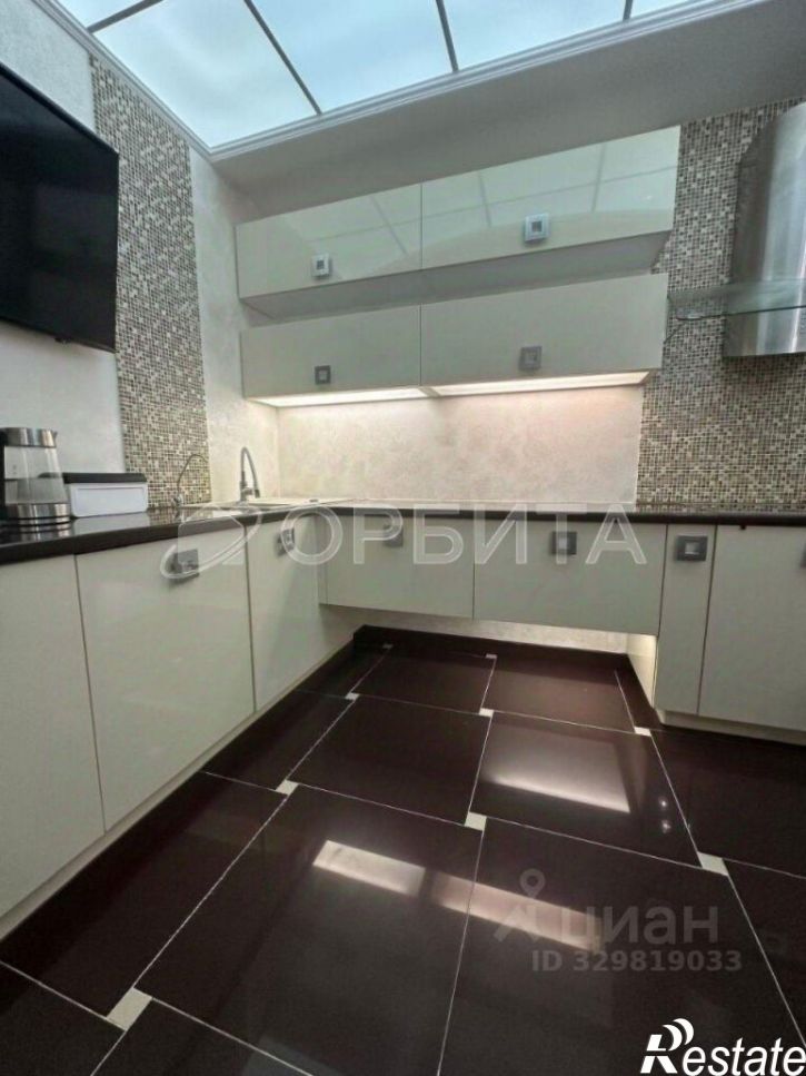 3-комн квартира улица Демьяна Бедного, 83/1,  д. 83/1
