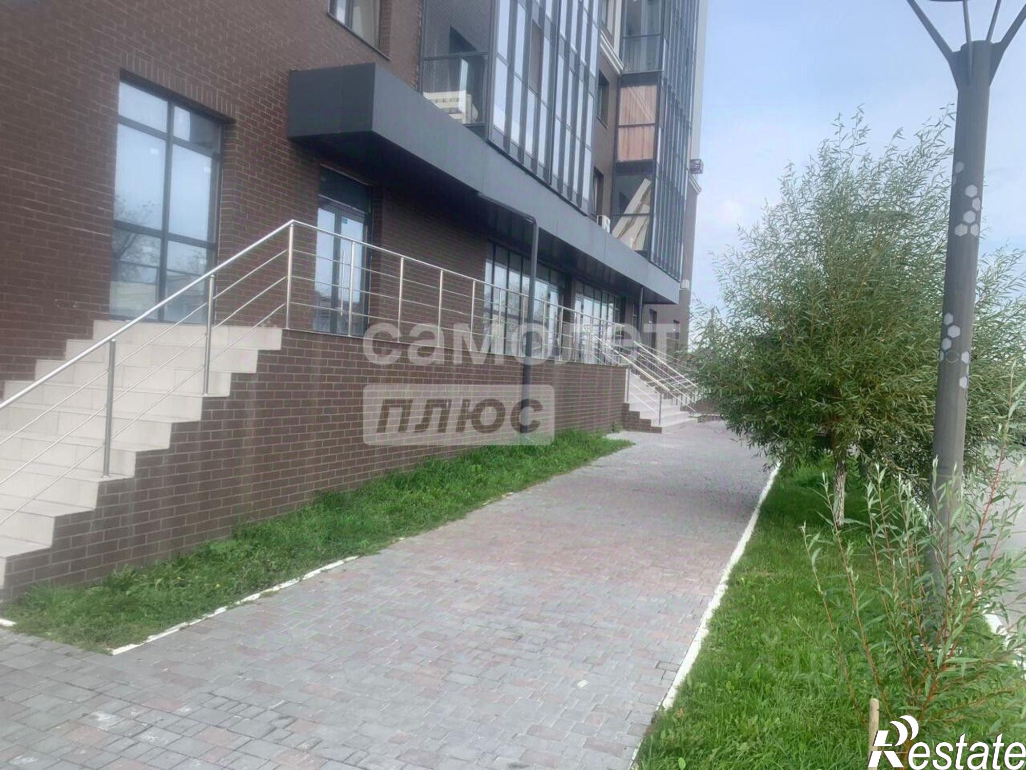 Купить торговое помещение за 49 979 200 рублей на ул Тальниковая, 1