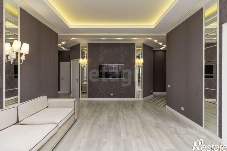 3-комн квартира улица Малыгина, 90,  д. 90