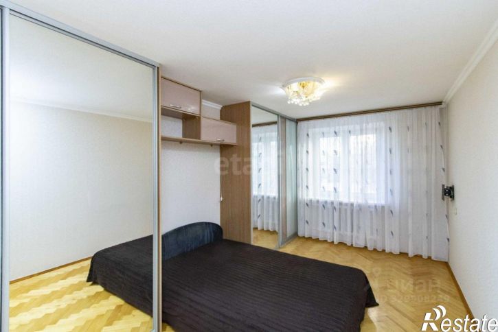 4-комн квартира улица Попова, 7А,  д. 7А