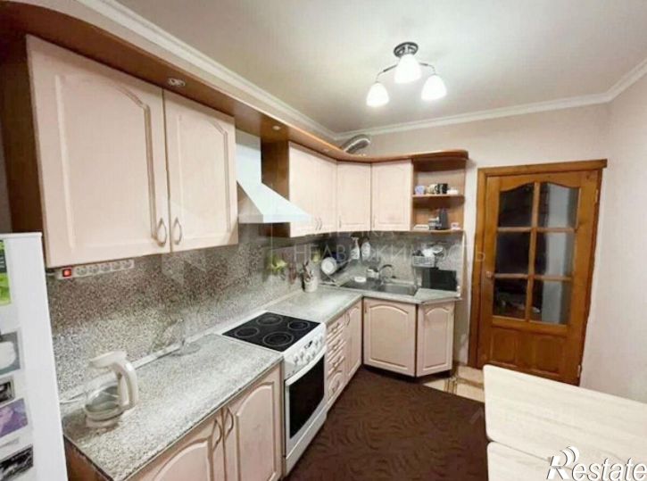 3-комн квартира улица Домостроителей, 6,  д. 6