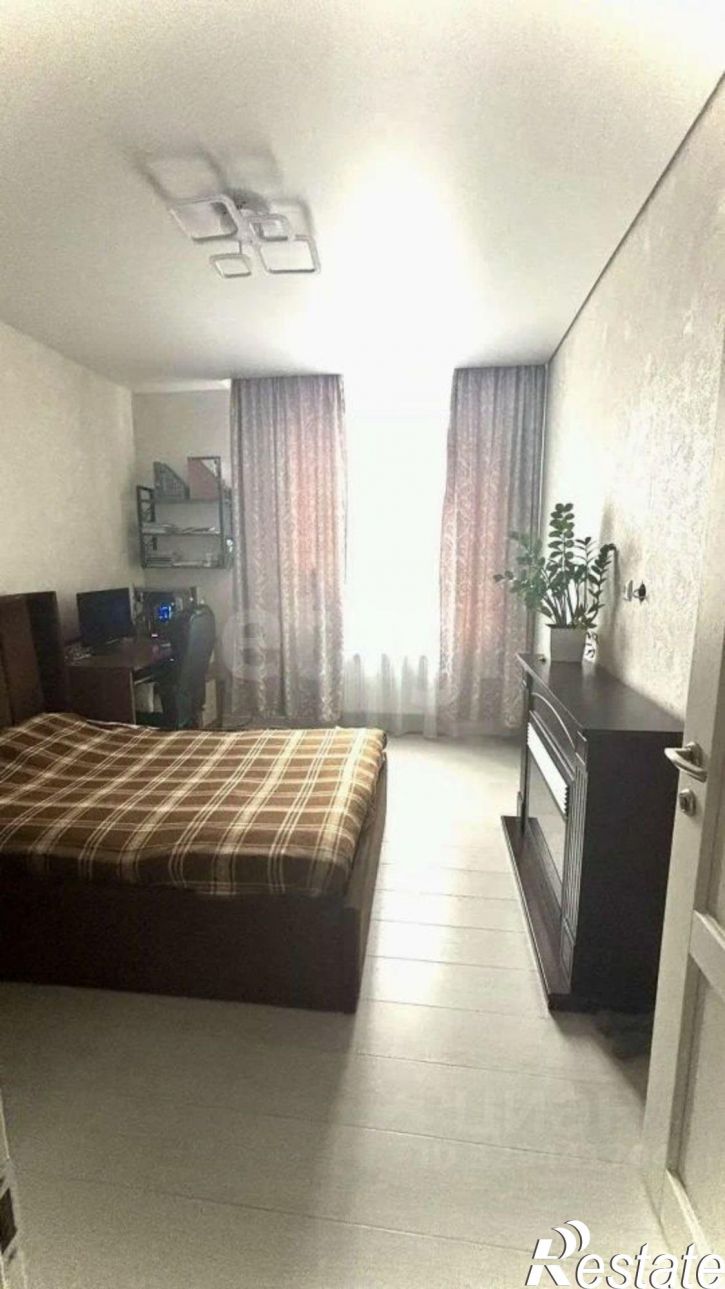 3-комн квартира улица Фармана Салманова, 14,  д. 14