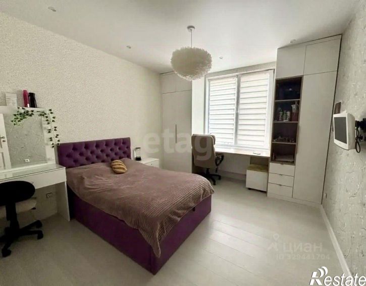 3-комн квартира улица Фармана Салманова, 14,  д. 14