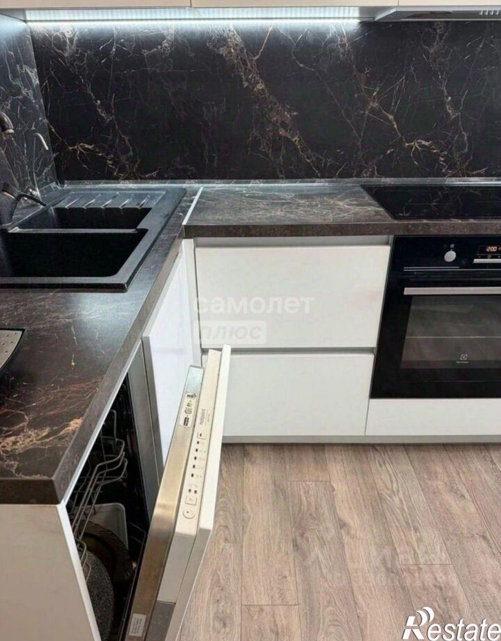 3-комн квартира ул Мельникайте, 127а,  д. 127а