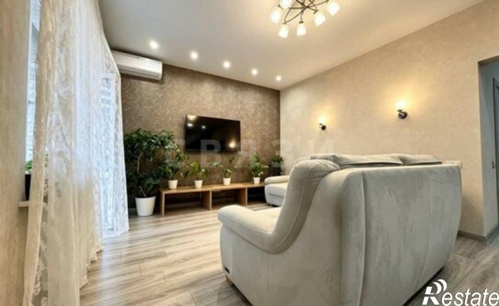 4-комн квартира улица Газодобытчиков, 19,  д. 19