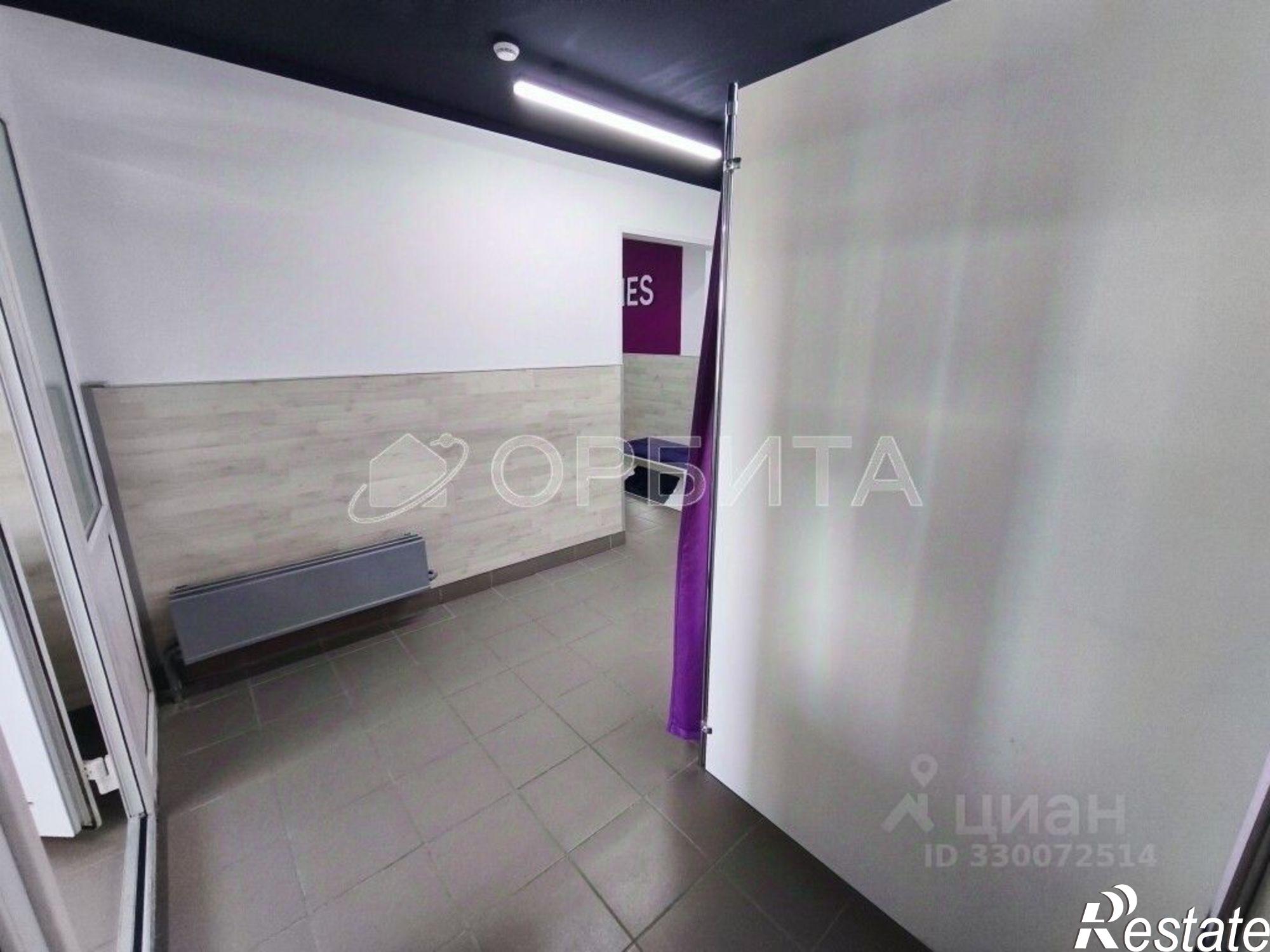 Купить торговое помещение за 8 240 100 рублей на ул Алексея Леонова, 30