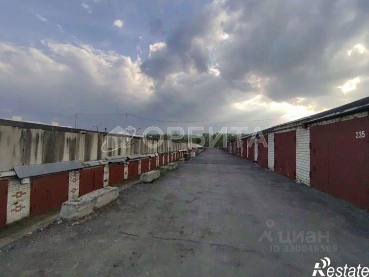 Гараж/парковка ул Федюнинского, 10а,  д. 10а