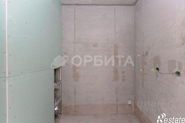 1-комн квартира улица Александра Звягина, 9,  д. 9