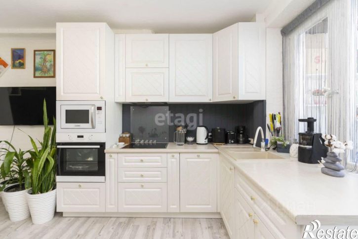 3-комн квартира улица Федюнинского, 60 к2,  д. 60 к2