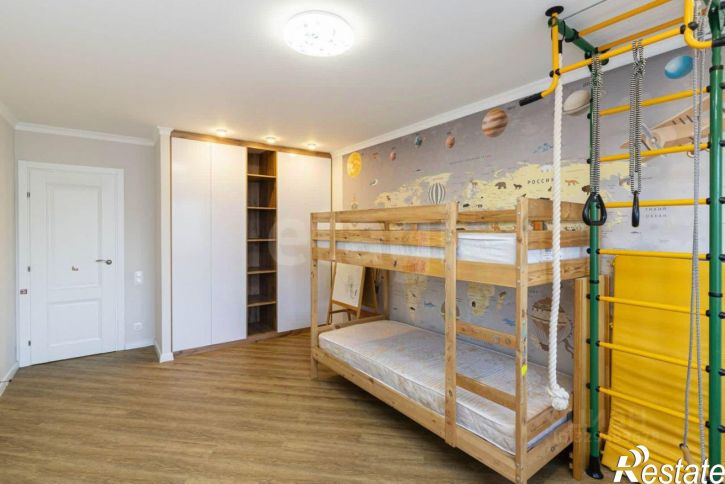3-комн квартира улица Александра Митинского, 7,  д. 7