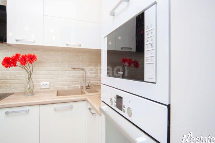 3-комн квартира ул Кремлевская, 112 4,  д. 112 4,  к. 4