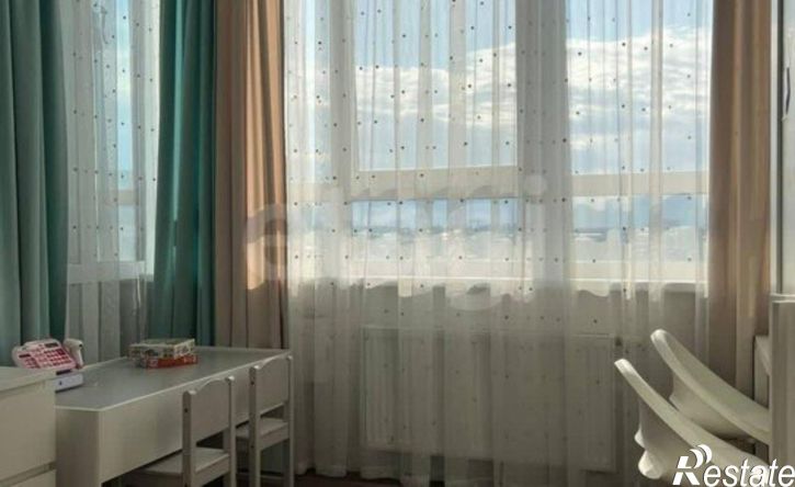 4-комн квартира улица Газовиков, 73,  д. 73