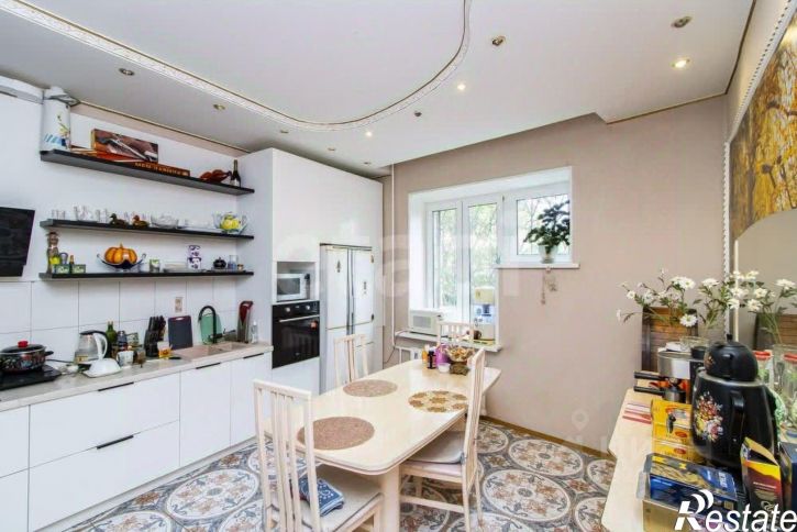 4-комн квартира улица Пржевальского, 35,  д. 35