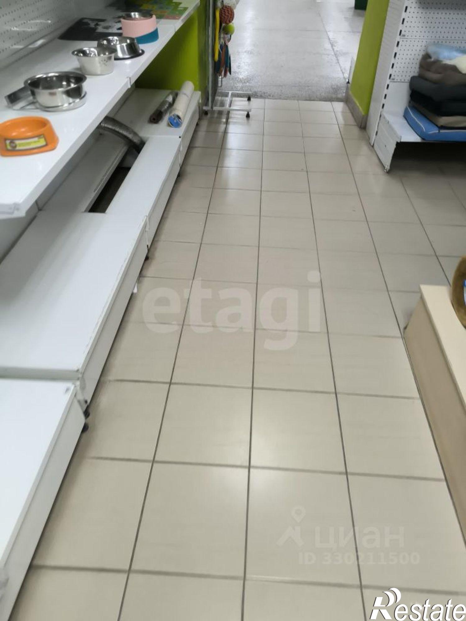 Купить торговое помещение за 17 000 100 рублей на ул Герцена, 86/65