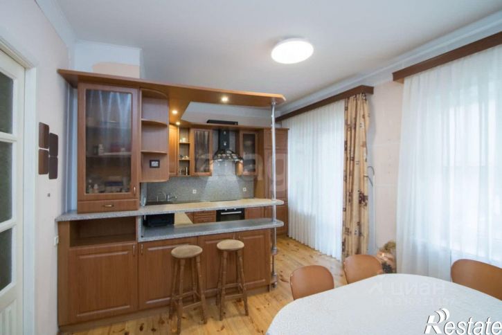 4-комн квартира улица Свердлова, 1,  д. 1