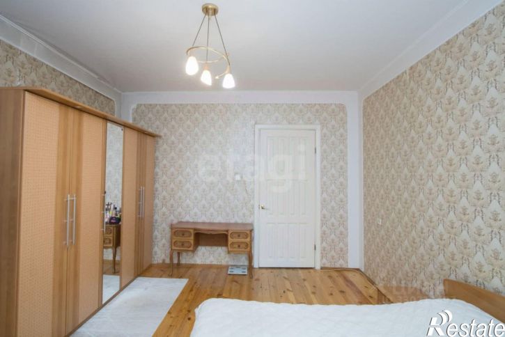 4-комн квартира улица Свердлова, 1,  д. 1