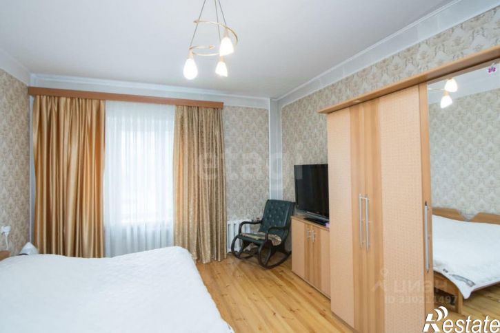 4-комн квартира улица Свердлова, 1,  д. 1