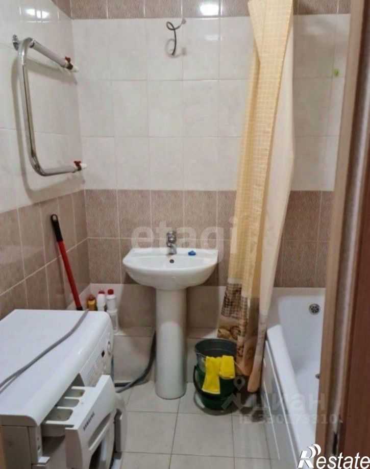 2-комн квартира улица Александра Протозанова, 10,  д. 10
