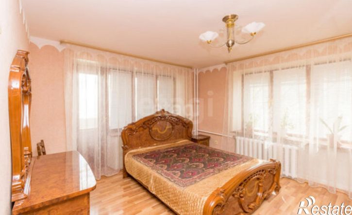 4-комн квартира улица 70 лет Октября, 24,  д. 24