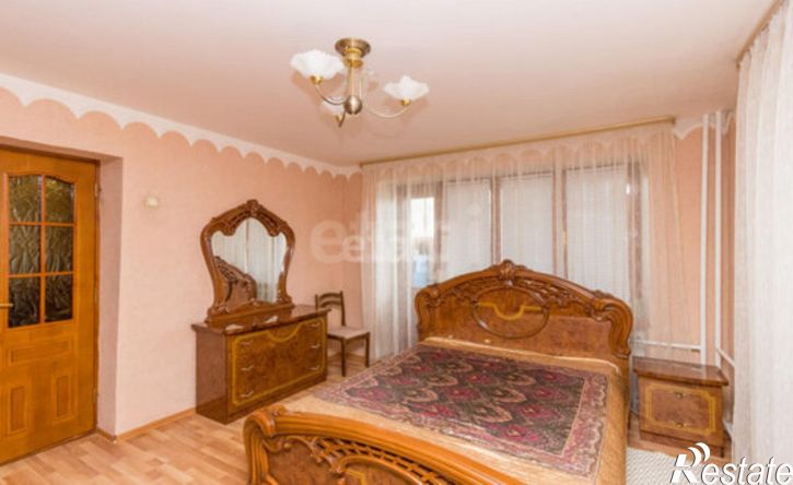 4-комн квартира улица 70 лет Октября, 24,  д. 24