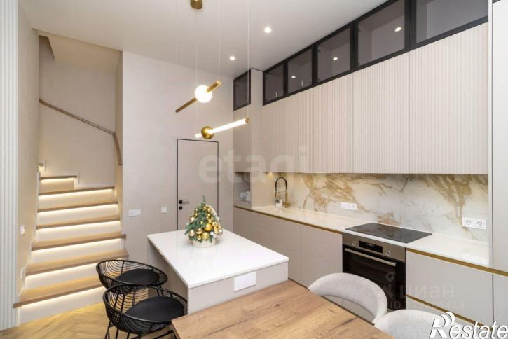 3-комн квартира улица Газовиков, 38,  д. 38