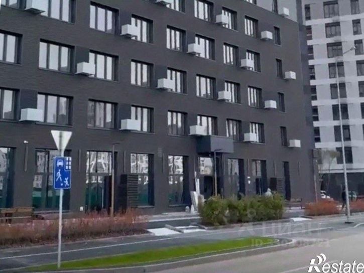 3-комн квартира улица Пожарных и спасателей, 18,  д. 18
