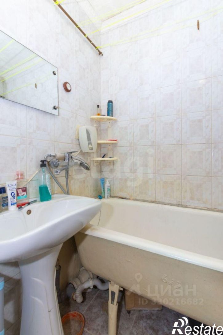 2-комн квартира ул Домостроителей, 4,  д. 4