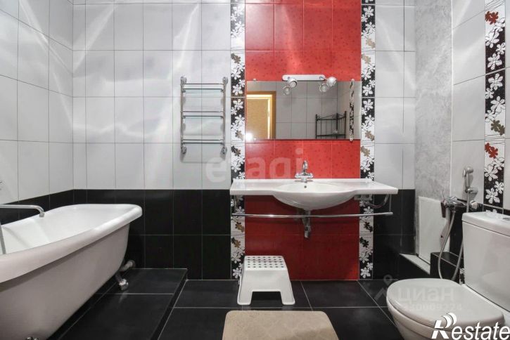3-комн квартира улица Александра Матросова, 1/2,  д. 1/2