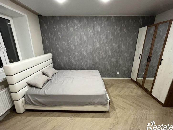 2-комн квартира улица Республики, 204 к13,  д. 204 к13