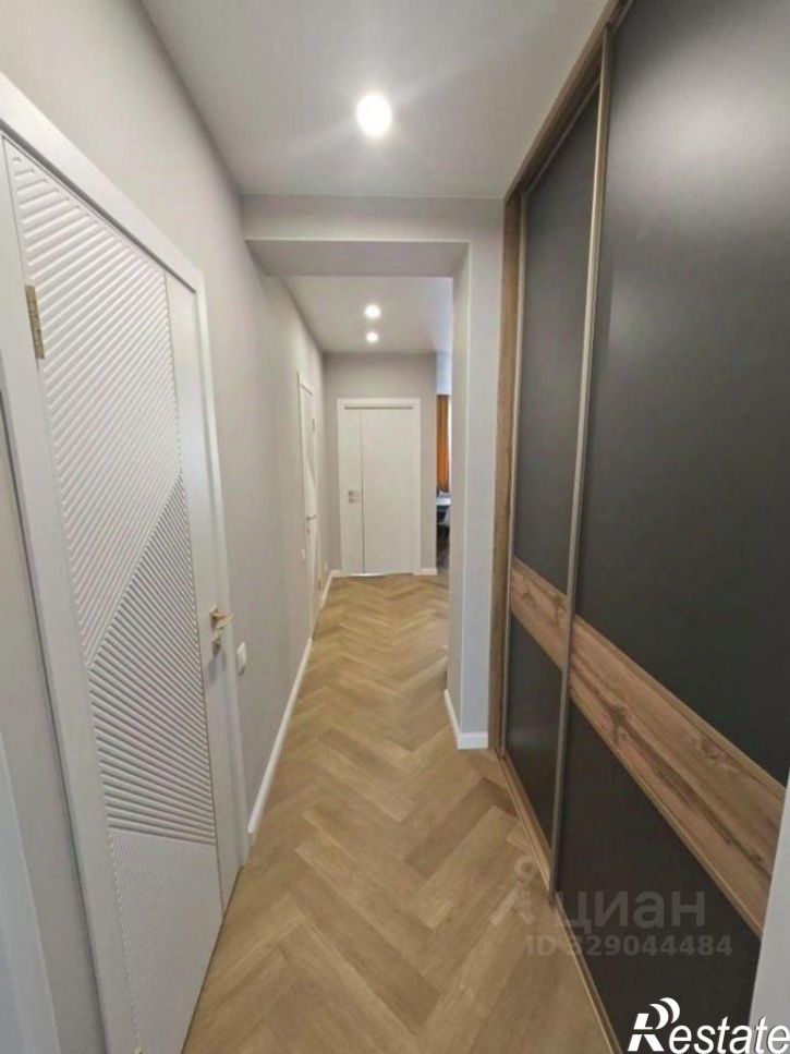 2-комн квартира Новгородская улица, 20,  д. 20