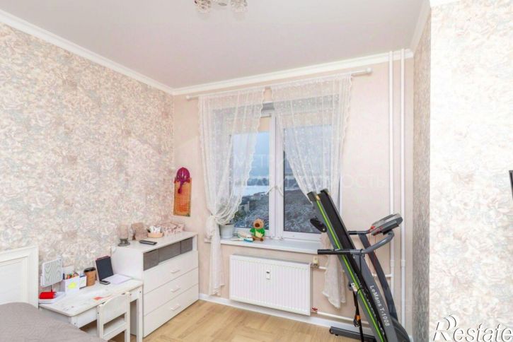2-комн квартира улица Парада Победы, 9,  д. 9