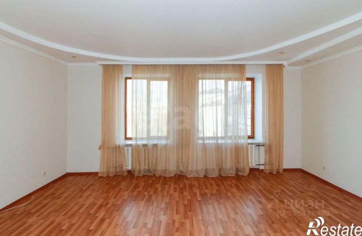 4-комн квартира улица Степана Халтурина, 8,  д. 8