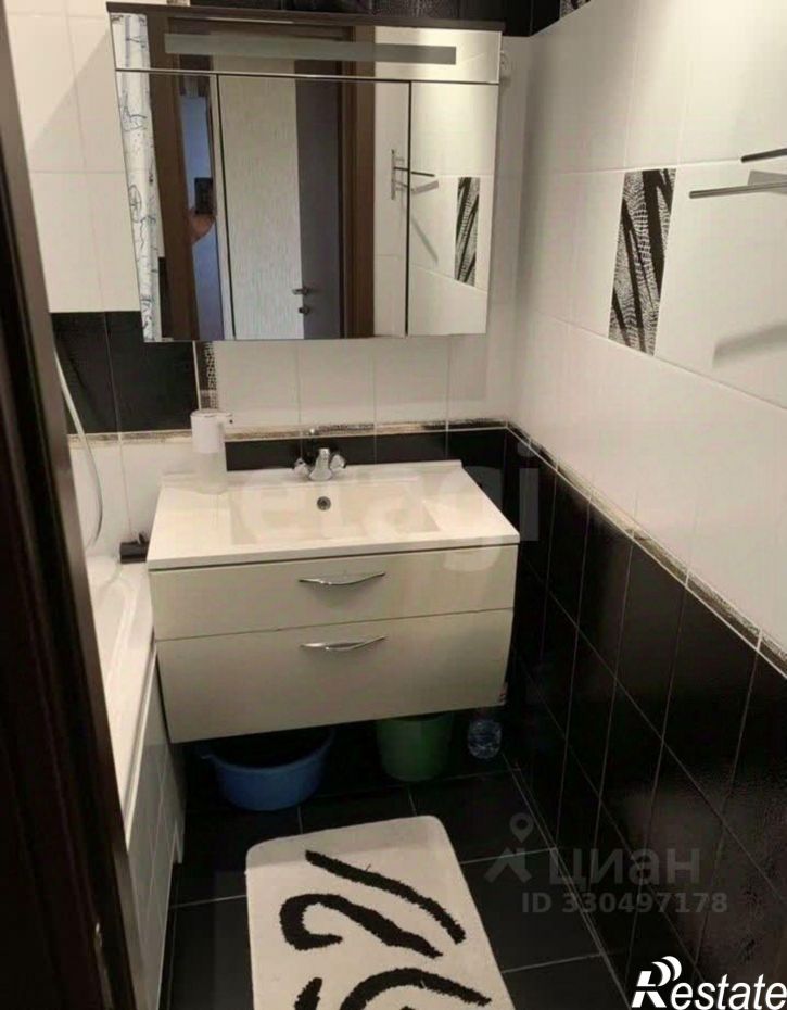 3-комн квартира улица Елизарова, 74,  д. 74