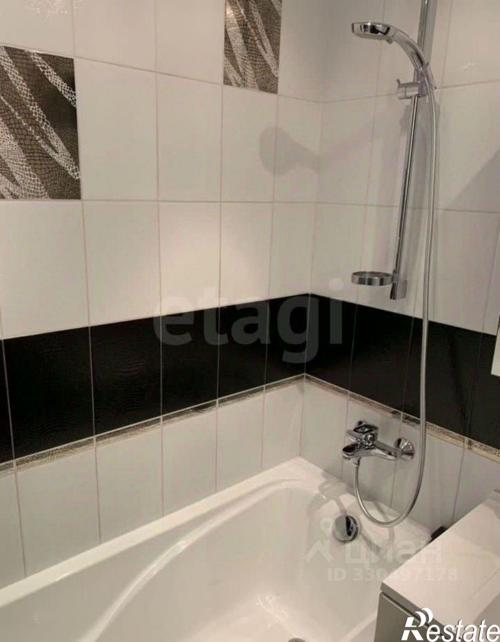 3-комн квартира улица Елизарова, 74,  д. 74