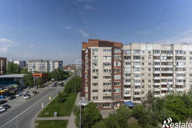 4-комн квартира ул Моторостроителей, 1,  д. 1