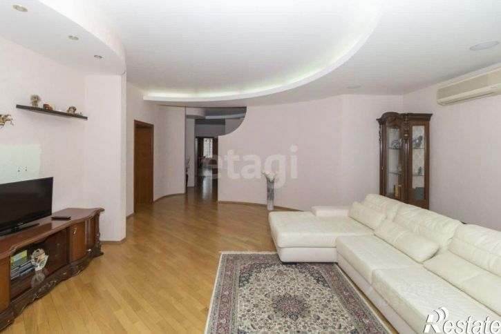 4-комн квартира улица Немцова, 22,  д. 22